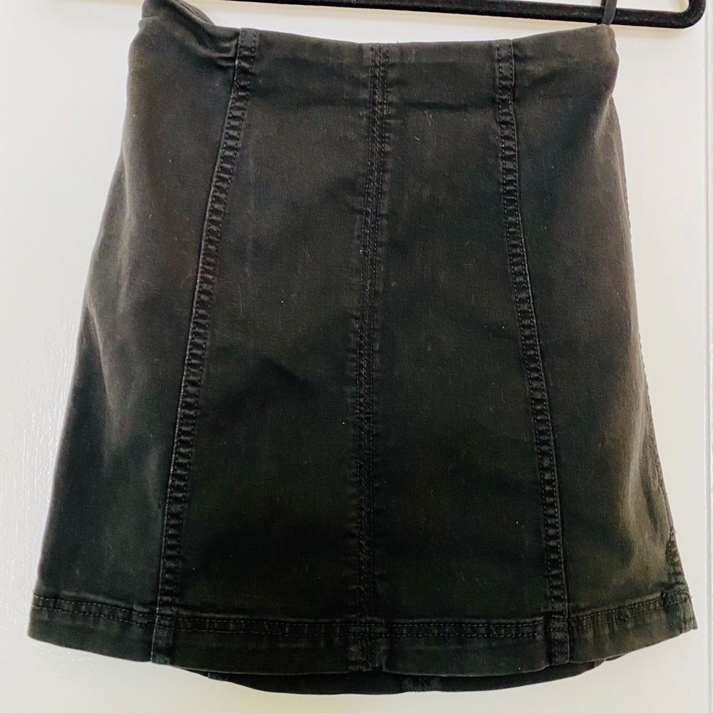 FREE PEOPLE BLACK MINI SKIRT SZ 4 NWOT